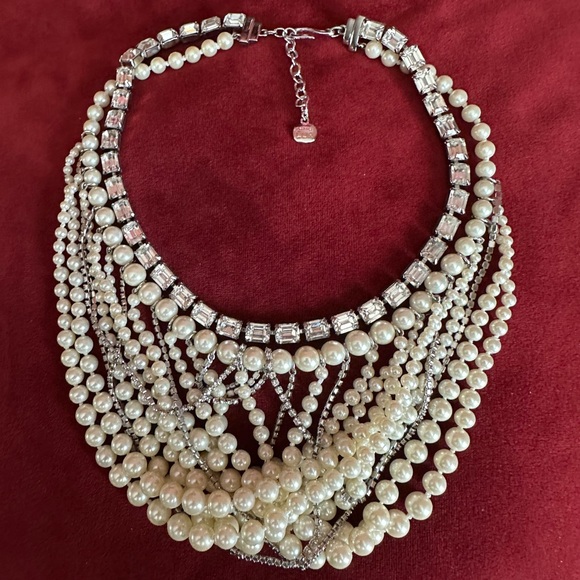 Carolee Jewelry - Vintage Carolee Lux crystal Pearl and Silver Necklace